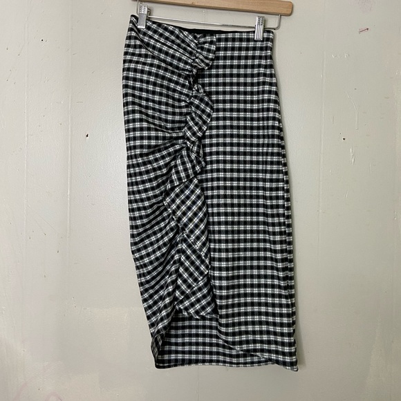 Zara Women’s Size XS Black White Plaid Midi Skirt Ruffle Front - Picture 4 of 8